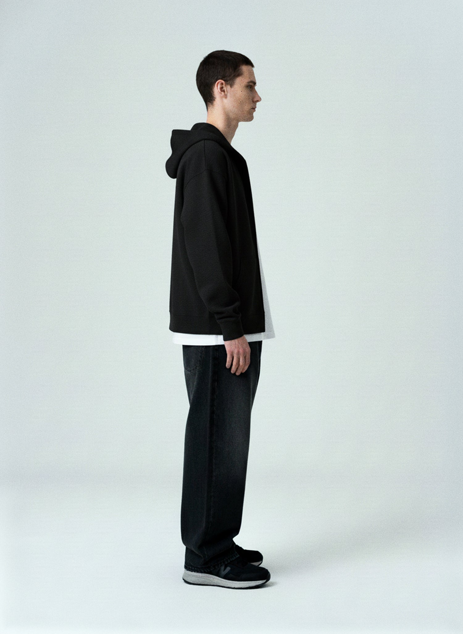 EOTH ESSENTIAL ZIP-UP - BLACK