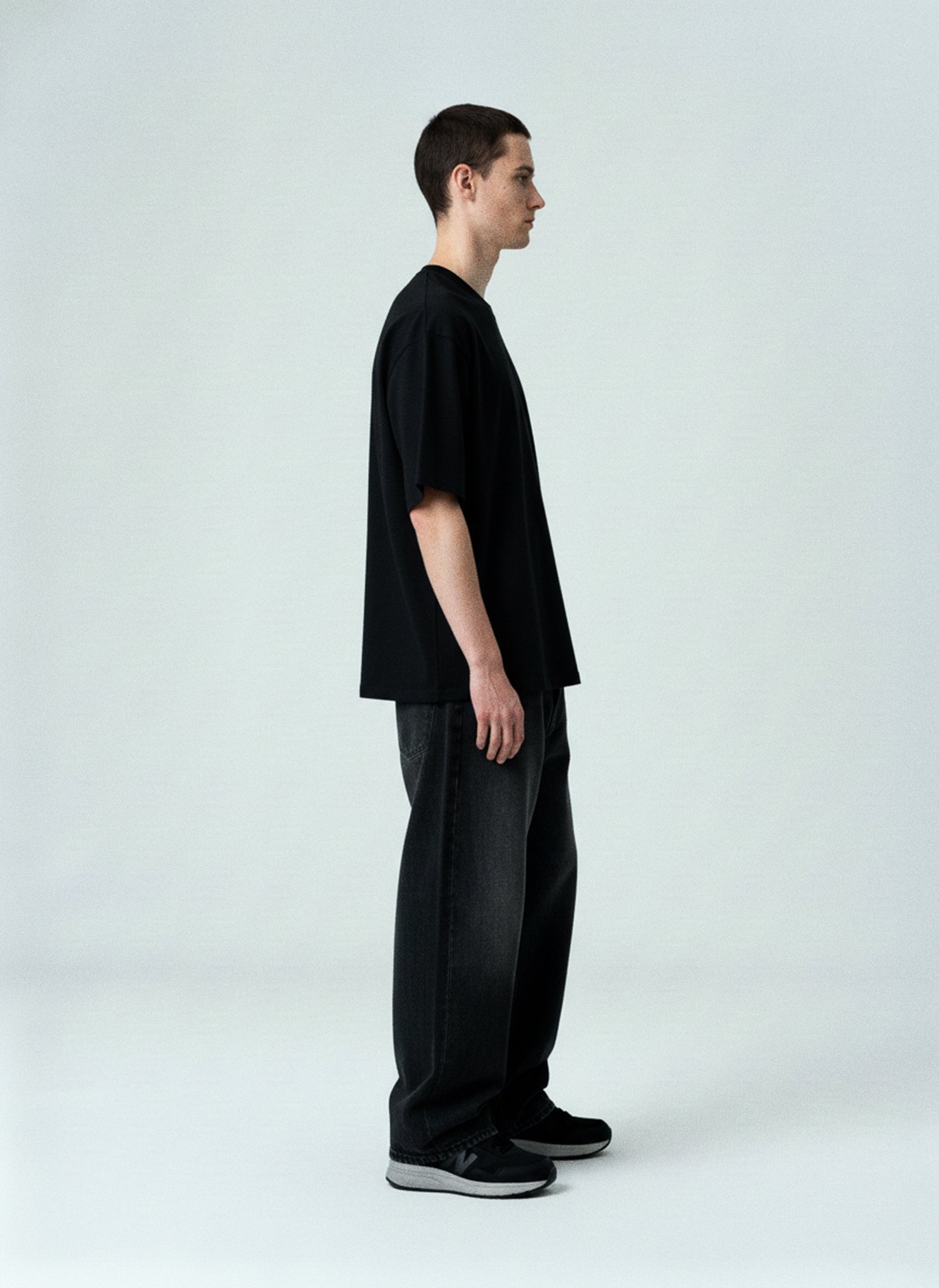 EOTH ESSENTIAL TEE - BLACK