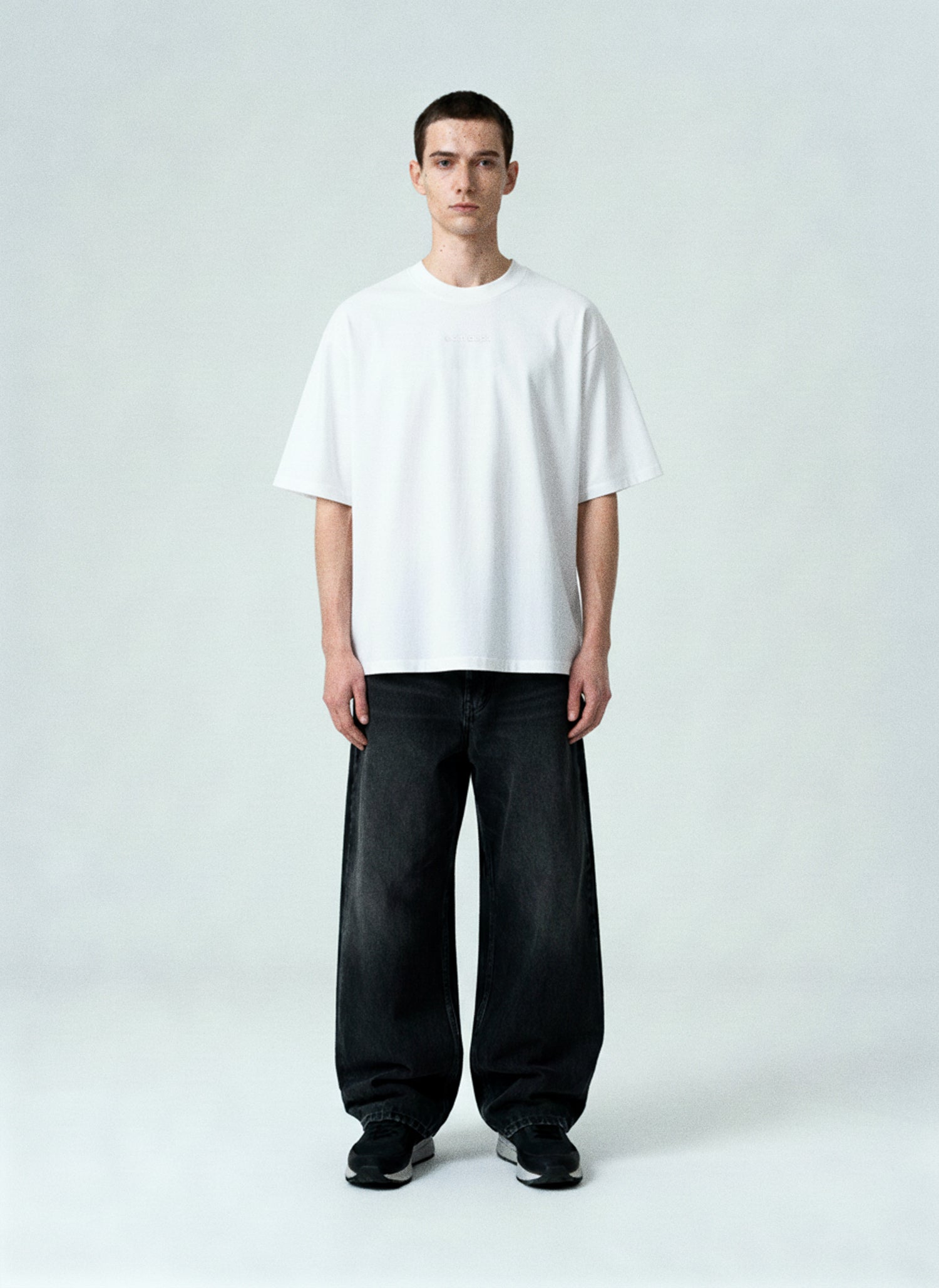 EOTH ESSENTIAL TEE - WHITE