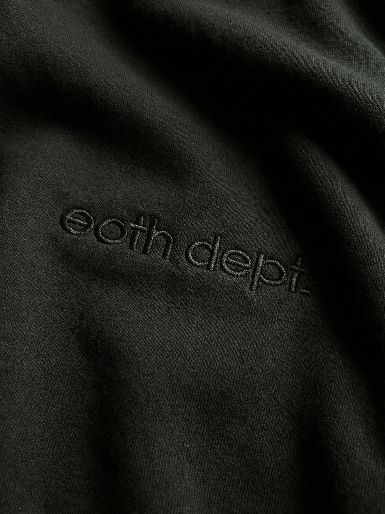 EOTH ESSENTIAL ZIP-UP - BLACK