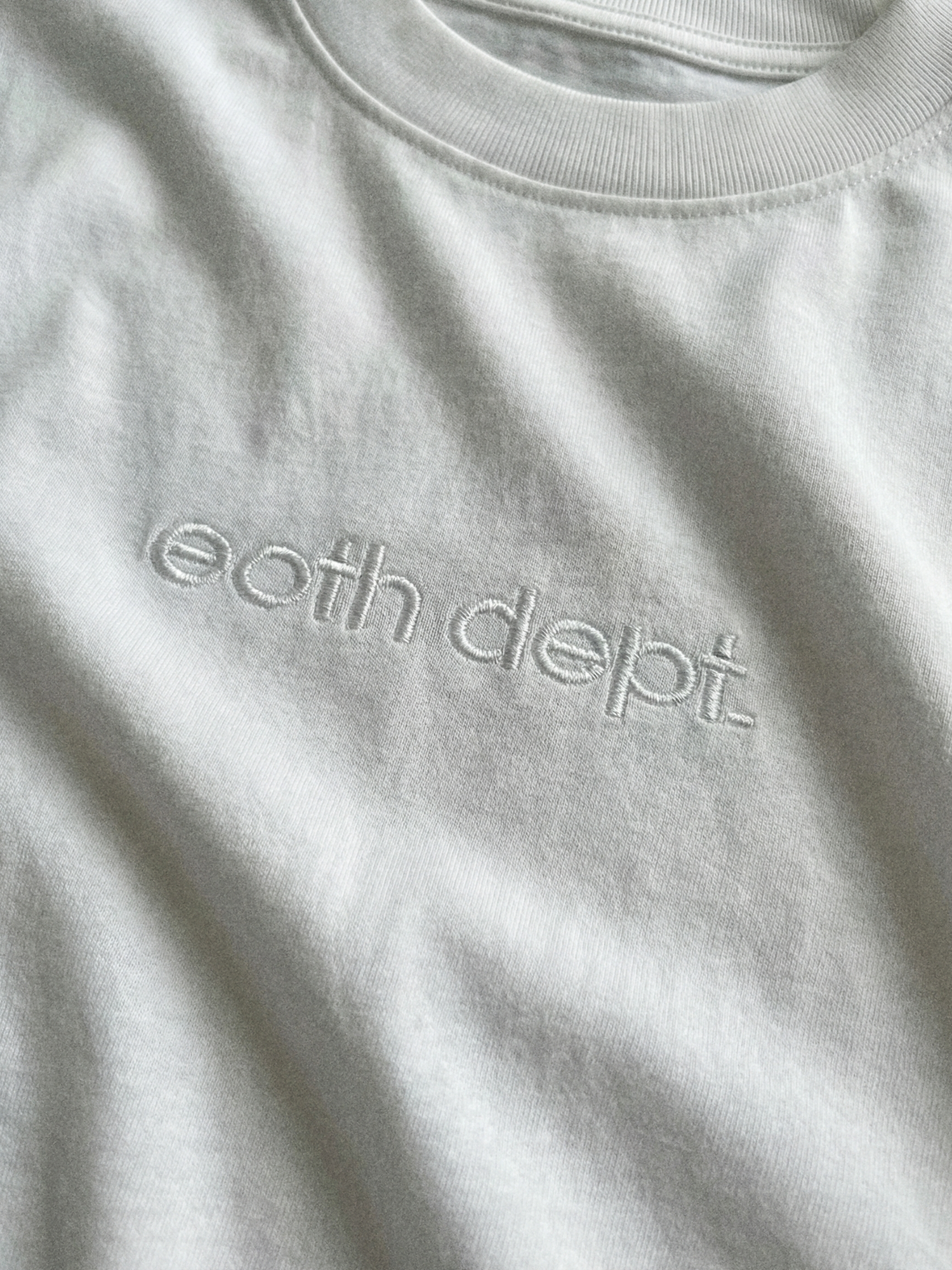 EOTH ESSENTIAL TEE - WHITE